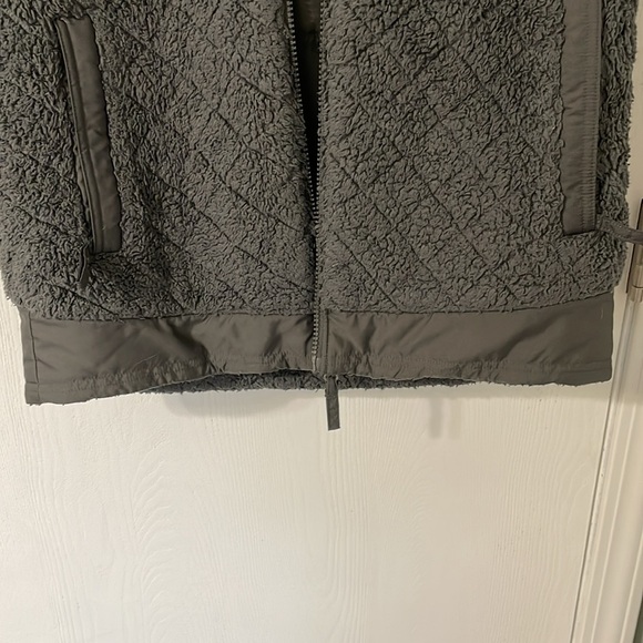Patagonia Reversible Womens Sherpa Hooded Vest Dark Gray Size Small - Picture 6 of 11